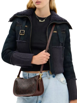 ΓΥΝΑΙΚΕΙΑ ΤΣΑΝΤΑ ΩΜΟΥ 4