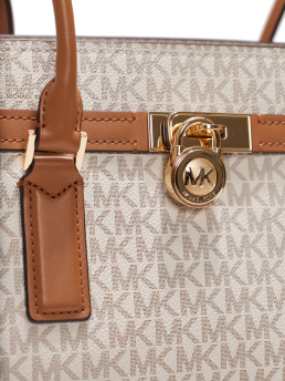 ΓΥΝΑΙΚΕΙΑ ΤΣΑΝΤΑ ΩΜΟΥ 3