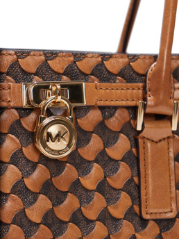 ΓΥΝΑΙΚΕΙΑ ΤΣΑΝΤΑ ΩΜΟΥ  3