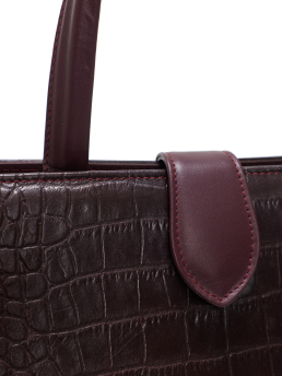 ΓΥΝΑΙΚΕΙΑ ΤΣΑΝΤΑ ΧΕΙΡΟΣ 3