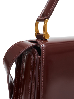 ΓΥΝΑΙΚΕΙΑ ΤΣΑΝΤΑ ΧΕΙΡΟΣ 3