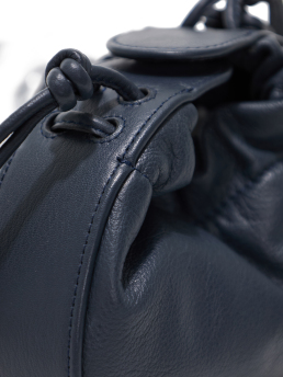 ΓΥΝΑΙΚΕΙΑ ΤΣΑΝΤΑ ΩΜΟΥ 3