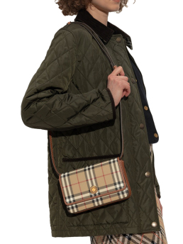 ΓΥΝΑΙΚΕΙΑ ΤΣΑΝΤΑ ΧΙΑΣΤΙ 3