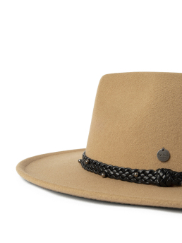 ΓΥΝΑΙΚΕΙΟ ΚΑΠΕΛΟ 1