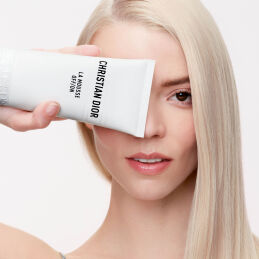 OFF/ON FOAMING CLEANSER CLEANSING AND PURIFYING FOAM 4