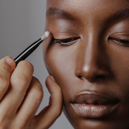 EYESHADOW SHADE BRUSH 1