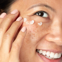 SUPER MULTI-CORRECTIVE EYE ZONE TREATMENT 9