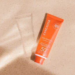 SUN SENSITIVE OIL-FREE MILKY FLUID FOR FACE SPF50 3