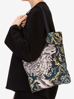 ΓΥΝΑΙΚΕΙΑ ΤΣΑΝΤΑ ΩΜΟΥ 2