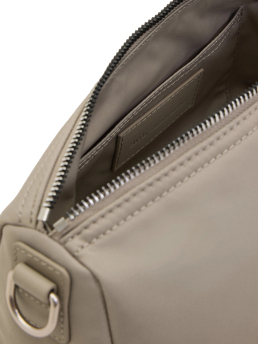 ΓΥΝΑΙΚΕΙΑ ΤΣΑΝΤΑ ΩΜΟΥ 3