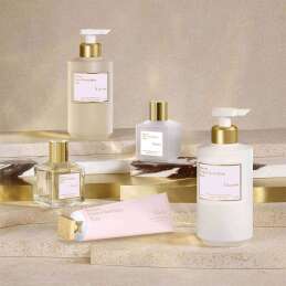 À LA ROSE SCENTED HAND CREAM 2