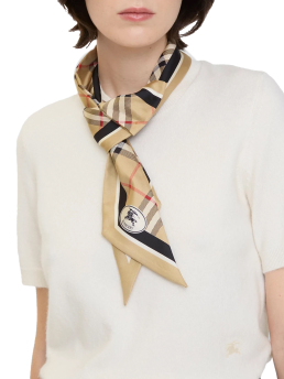 ΓΥΝΑΙΚΕΙΟ ΦΟΥΛΑΡΙ 1