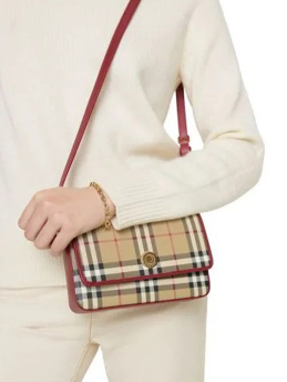 ΓΥΝΑΙΚΕΙΑ ΤΣΑΝΤΑ ΩΜΟΥ 3