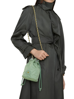 ΓΥΝΑΙΚΕΙΑ ΤΣΑΝΤΑ ΧΙΑΣΤΙ 4