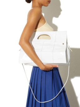 ΓΥΝΑΙΚΕΙΑ ΤΣΑΝΤΑ ΧΕΙΡΟΣ 3