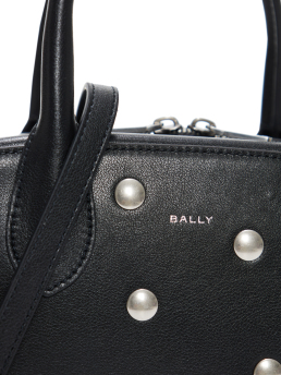 ΓΥΝΑΙΚΕΙΑ ΤΣΑΝΤΑ ΧΕΙΡΟΣ 3