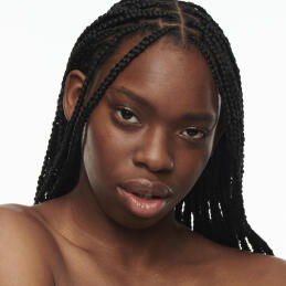 STUDIO RADIANCE SERUM-POWERED FOUNDATION 2