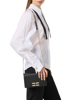 ΓΥΝΑΙΚΕΙΑ ΧΙΑΣΤΙ ΤΣΑΝΤΑ 3