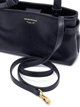 ΓΥΝΑΙΚΕΙΑ ΤΣΑΝΤΑ ΧΕΙΡΟΣ 3