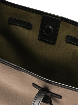 ΓΥΝΑΙΚΕΙΑ ΤΣΑΝΤΑ ΩΜΟΥ 2