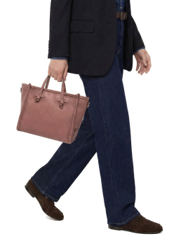 ΓΥΝΑΙΚΕΙΑ ΤΣΑΝΤΑ ΧΕΙΡΟΣ 4