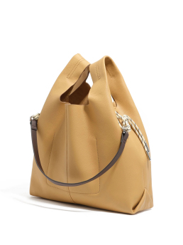 ΓΥΝΑΙΚΕΙΑ ΤΣΑΝΤΑ ΧΕΙΡΟΣ 1