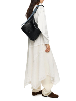 ΓΥΝΑΙΚΕΙΑ ΤΣΑΝΤΑ ΧΕΙΡΟΣ 3