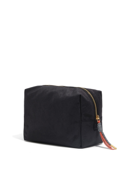 ΓΥΝΑΙΚΕΙΟ ΝΕΣΕΣΕΡ 1