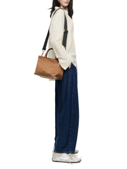 ΓΥΝΑΙΚΕΙΑ ΤΣΑΝΤΑ ΧΕΙΡΟΣ 4