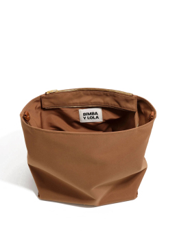 ΓΥΝΑΙΚΕΙΑ ΤΣΑΝΤΑ ΩΜΟΥ 2