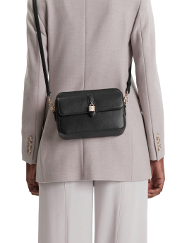 ΓΥΝΑΙΚΕΙΑ ΔΕΡΜΑΤΙΝΗ ΤΣΑΝΤΑ ΧΙΑΣΤΙ 3