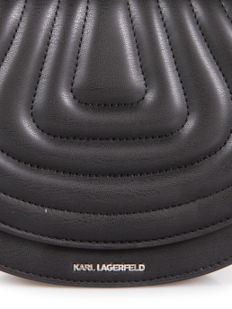 ΓΥΝΑΙΚΕΙΑ ΤΣΑΝΤΑ ΧΙΑΣΤΙ 3