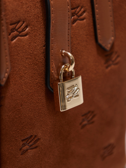 ΓΥΝΑΙΚΕΙΑ ΤΣΑΝΤΑ ΩΜΟΥ  3