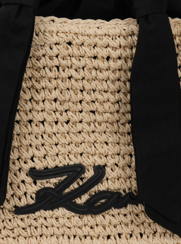 ΓΥΝΑΙΚΕΙΑ ΤΣΑΝΤΑ ΧΕΙΡΟΣ  3