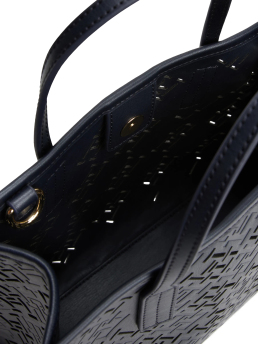 ΓΥΝΑΙΚΕΙΑ ΤΣΑΝΤΑ ΧΕΙΡΟΣ 3