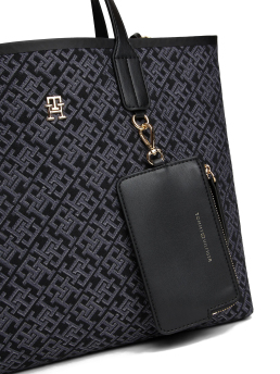 ΓΥΝΑΙΚΕΙΑ ΤΣΑΝΤΑ ΧΕΙΡΟΣ 3