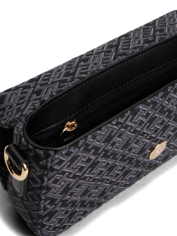 ΓΥΝΑΙΚΕΙΑ ΤΣΑΝΤΑ ΧΙΑΣΤΙ ΑΠΟ ΖΑΚΑΡ 3