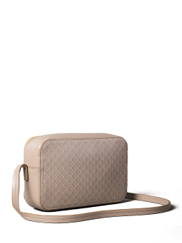 ΓΥΝΑΙΚΕΙΑ ΤΣΑΝΤΑ ΧΙΑΣΤΙ 1