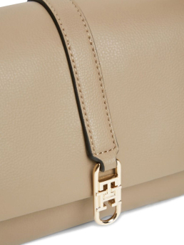 ΓΥΝΑΙΚΕΙΑ ΤΣΑΝΤΑ ΩΜΟΥ 2