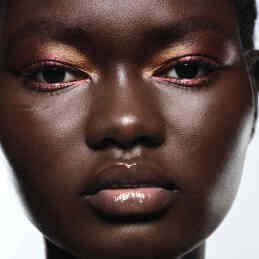 BIBILIOPHILIA EYESHADOW PALETTE 18 COLOURS 4