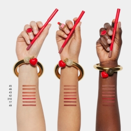 FABULOUS KISS LIP LINER 3