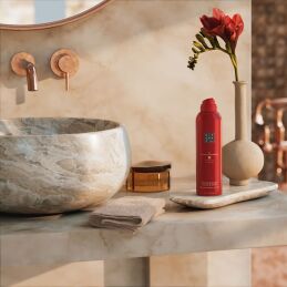 THE RITUAL OF AYURVEDA FOAMING SHOWER GEL 2