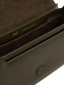 ΓΥΝΑΙΚΕΙΑ ΤΣΑΝΤΑ ΩΜΟΥ 3