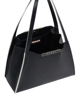 ΓΥΝΑΙΚΕΙΑ ΤΣΑΝΤΑ ΩΜΟΥ 2