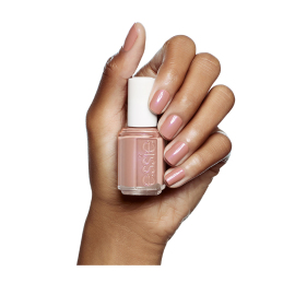 ESSIE COLOR 40 DEMURE VIX 3