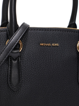 ΓΥΝΑΙΚΕΙΑ ΤΣΑΝΤΑ ΧΕΙΡΟΣ 3