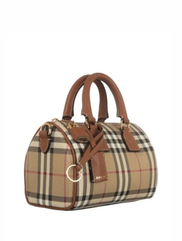 ΓΥΝΑΙΚΕΙΑ ΤΣΑΝΤΑ ΧΕΙΡΟΣ 1