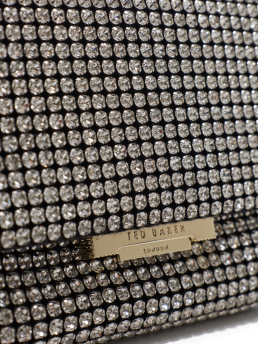 ΓΥΝΑΙΚΕΙΑ ΤΣΑΝΤΑ ΧΙΑΣΤΙ  3