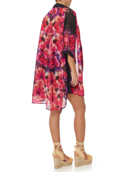 ΓΥΝΑΙΚΕΙΑ ΠΟΥΚΑΜΙΣΑ 2