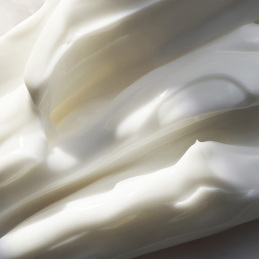 THE RITUAL OF NAMASTE GLOW ANTI-AGEING DAY CREAM 7